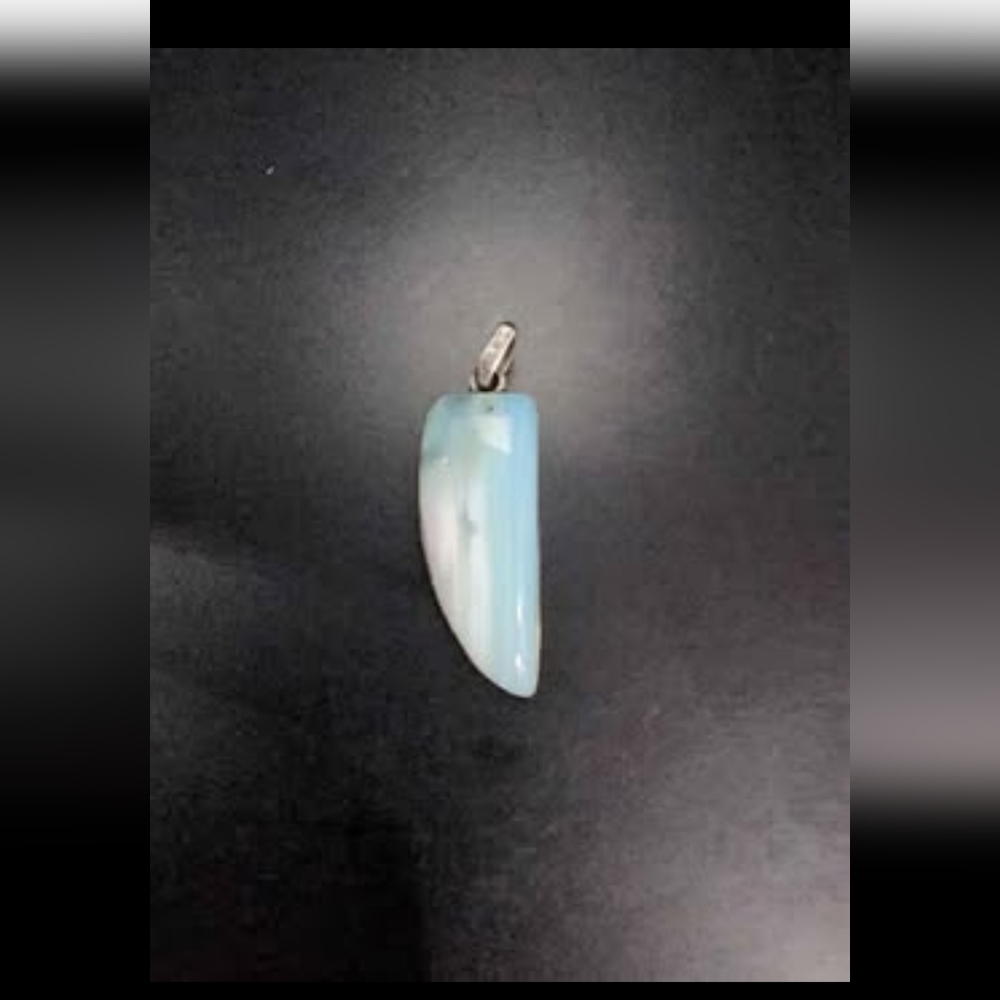 Unique and quite rare Gem Silica, "Tooth cut" pendant in Sterling Silver.